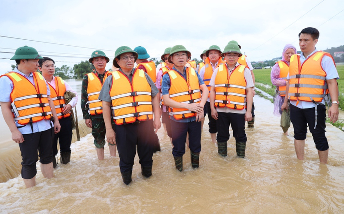 Thủ tướng: Huy động cả hệ thống chính trị vào cuộc phòng, chống lũ, hộ đê