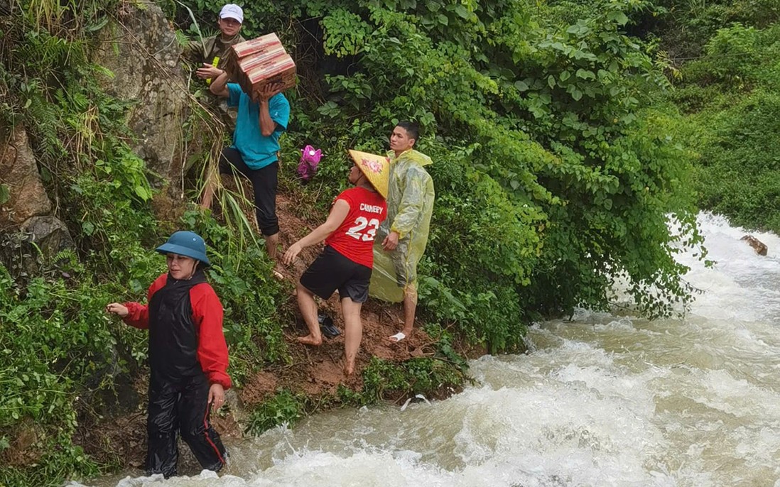 “4 tại chỗ” của phụ nữ Cao Bằng để giúp nhau trong vùng lũ