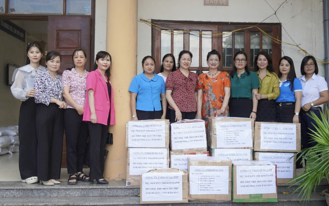 Hội LHPN tỉnh Thái Nguyên trao quà cho trẻ em mồ côi nhân dịp Trung thu và năm học mới