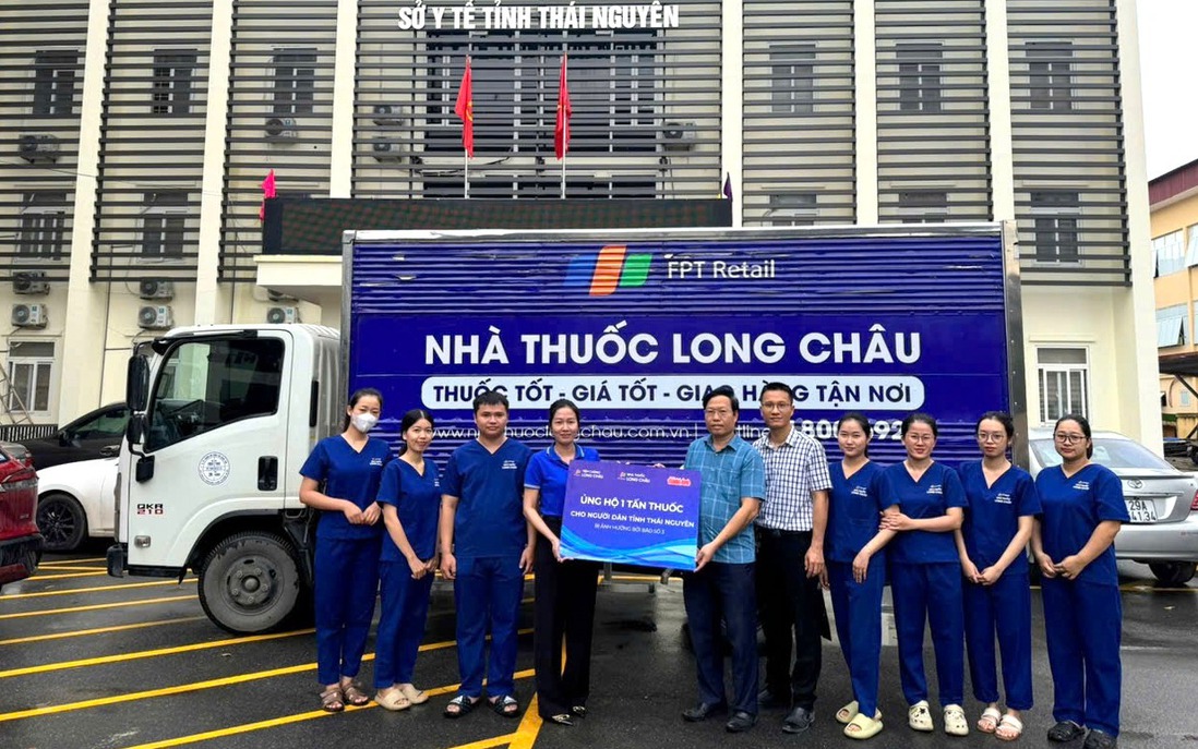 FPT Long Châu điều động nhanh 10 tấn thuốc, phối hợp với các đơn vị hỗ trợ người dân vùng bão lũ