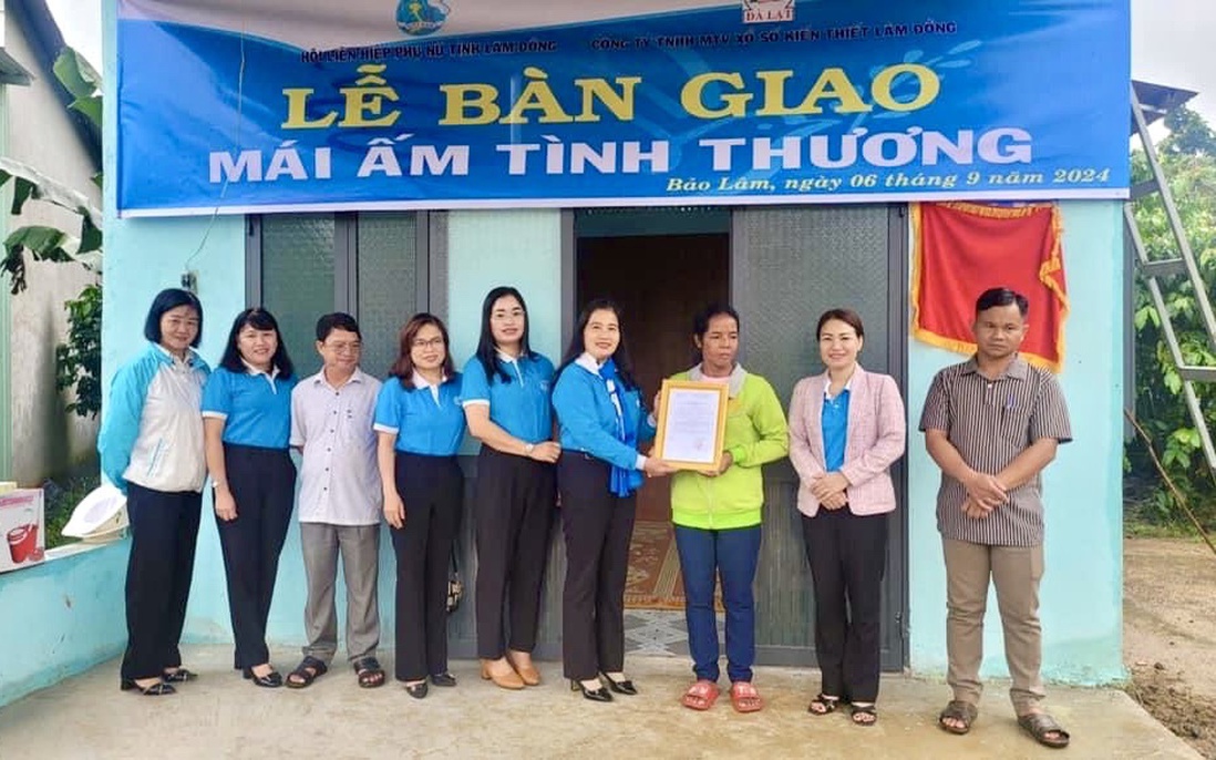 Hội LHPN Lâm Đồng trao tặng mái ấm tình thương cho hội viên phụ nữ nghèo