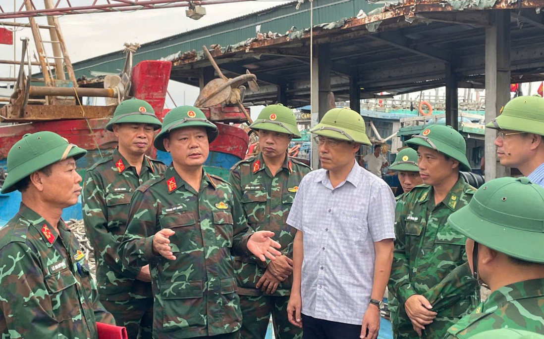 Nghệ An: Bộ đội biên phòng Quỳnh Phương giúp các hộ neo đơn, khó khăn di dời, sẵn sàng ứng phó mưa bão 