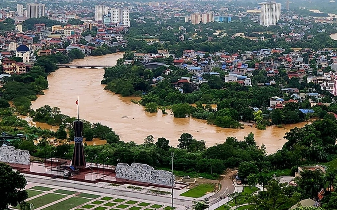 Thái Nguyên: Mực nước sông Cầu vượt báo động khẩn cấp