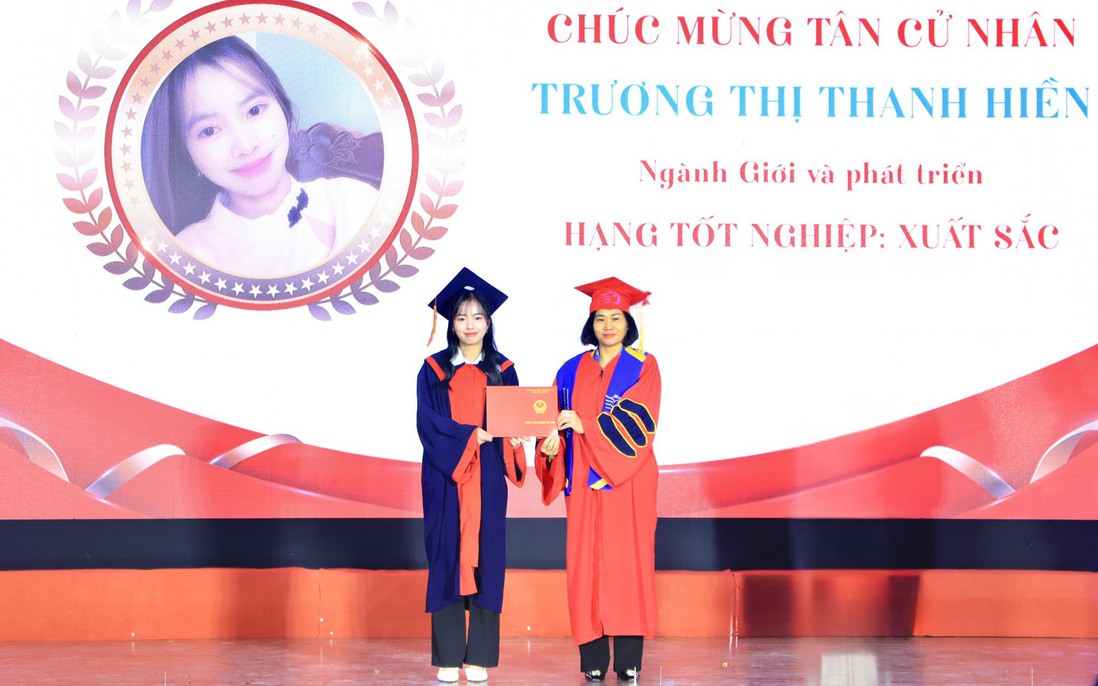 Học viện Phụ nữ Việt Nam trao bằng tốt nghiệp cho hơn 200 tân cử nhân, tân thạc sĩ