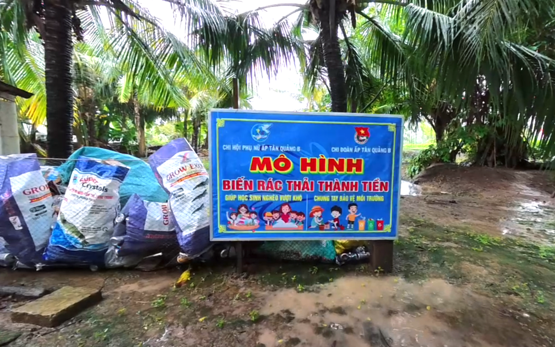 Phụ nữ Cà Mau bảo vệ môi trường, "biến rác thải thành tiền"