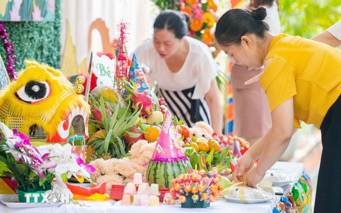 Khám phá sự khác biệt giữa mâm cỗ Trung thu xưa và nay