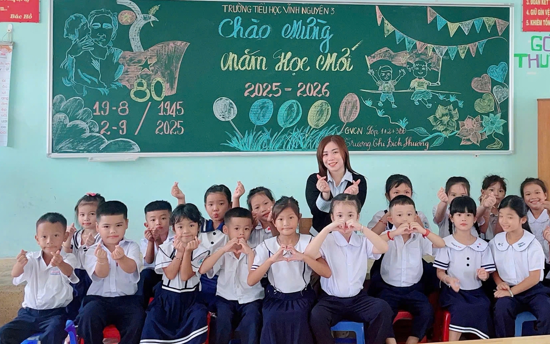 Chắp cánh ước mơ, gieo tri thức giữa trùng khơi biển đảo
