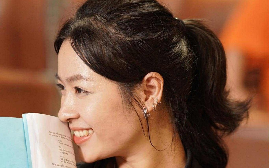 Diễn viên Đinh Thu Hiền tham gia giải chạy "Vì môi trường không khói thuốc" do Báo PNVN tổ chức