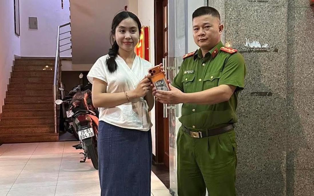 TikToker người Lào bị mất iPhone 17 khi dự lễ hội, Công an Hà Nội tìm lại trong 1 giờ