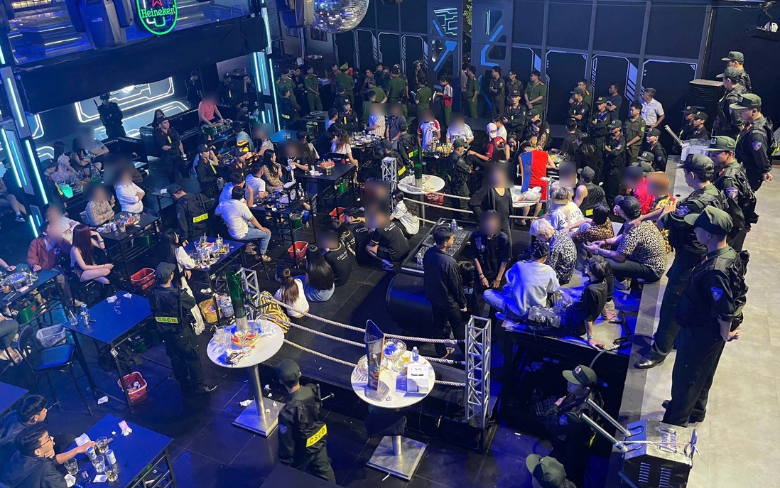 Kiểm tra đột xuất quán bar và karaoke, phát hiện 16 người dương tính với ma túy