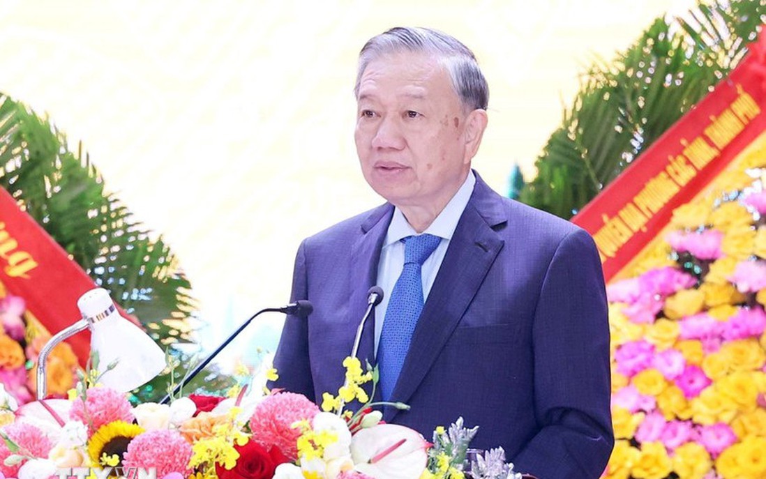 Tổng Bí thư: Xây dựng LLVT Quân khu 4 cách mạng, chính quy, tinh nhuệ, hiện đại