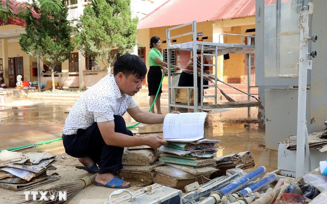 Đánh giá, khắc phục thiệt hại do bão số 11 gây ra đối với ngành giáo dục