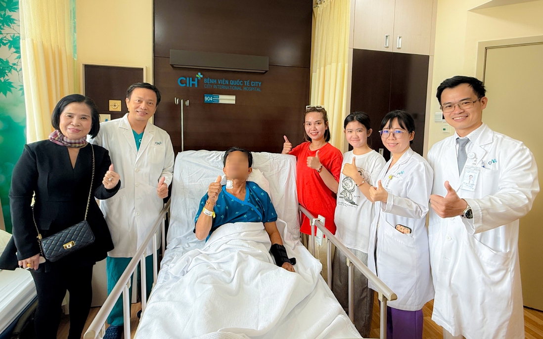 Cứu sống bệnh nhân Campuchia trong tình trạng “ngàn cân treo sợi tóc”