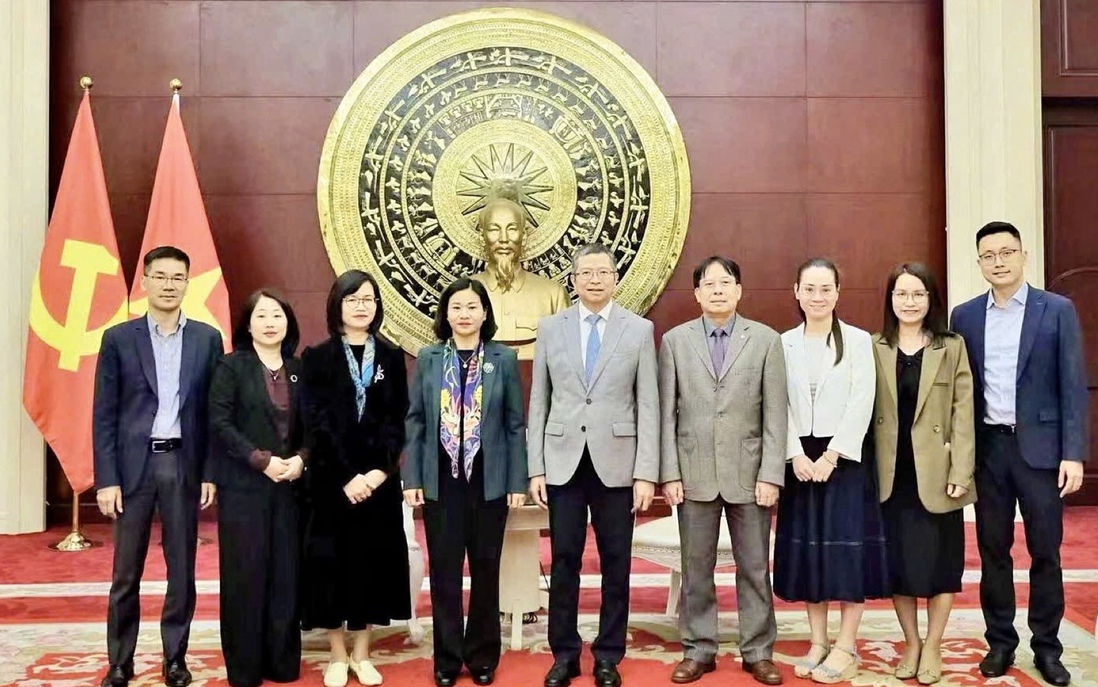 Chủ tịch Hội LHPN Việt Nam Nguyễn Thị Tuyến thăm Đại sứ quán Việt Nam tại Trung Quốc