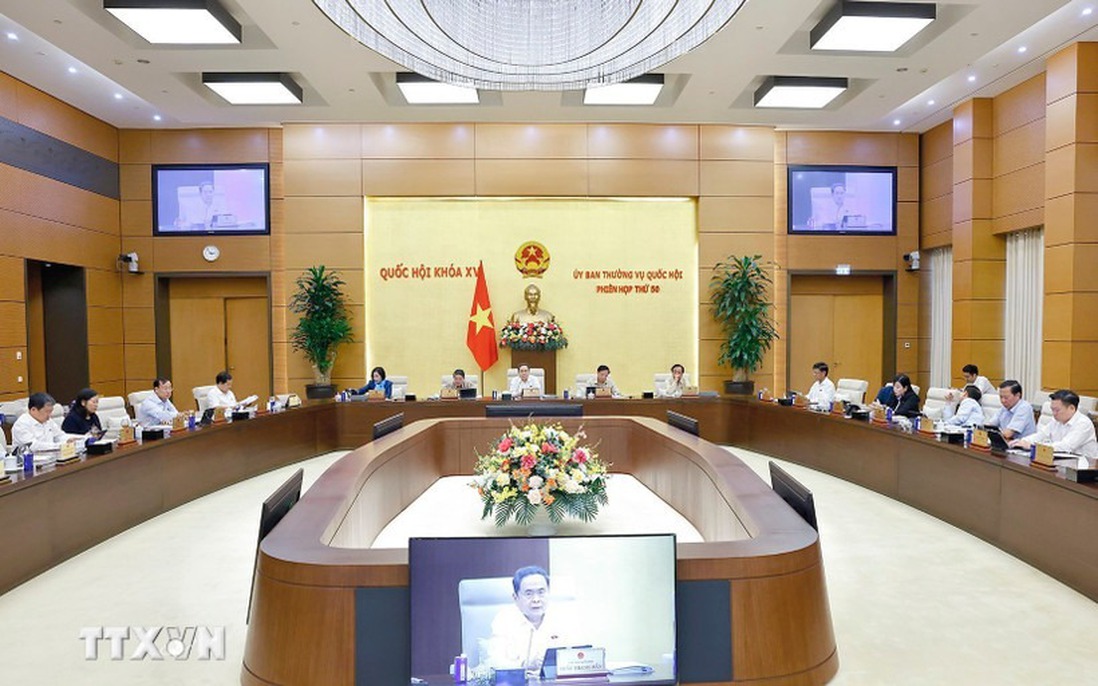 Họp Ủy ban Thường vụ Quốc hội: Quản lý chặt chẽ, giảm thủ tục cấp phép xây dựng