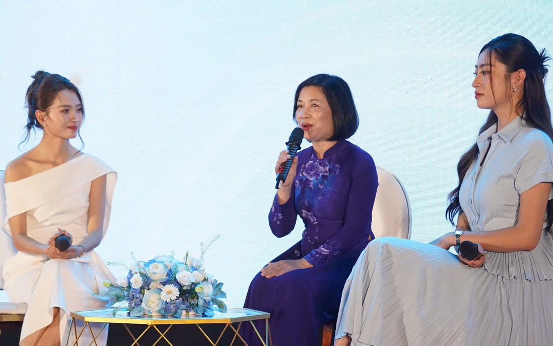 Giao lưu "Chạm phiên bản mới": Hành trình phụ nữ tìm kiếm phiên bản tốt nhất của chính mình