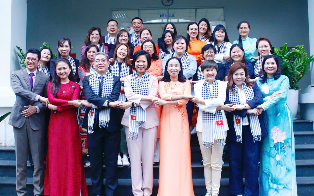 Hội LHPN TPHCM tiếp Hội Mạng lưới Phụ nữ Hội nhập Singapore