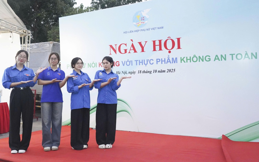 Sinh viên Đại học Văn hóa Hà Nội hào hứng trải nghiệm Ngày hội Khỏe Đẹp & Tiêu dùng xanh