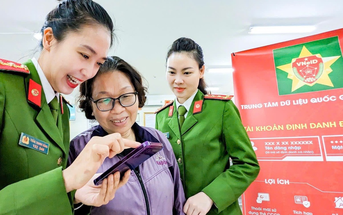 "Phụ nữ Thủ đô ứng xử đẹp" đọng lại sự ấm áp, thân thiện trong lòng người dân và du khách