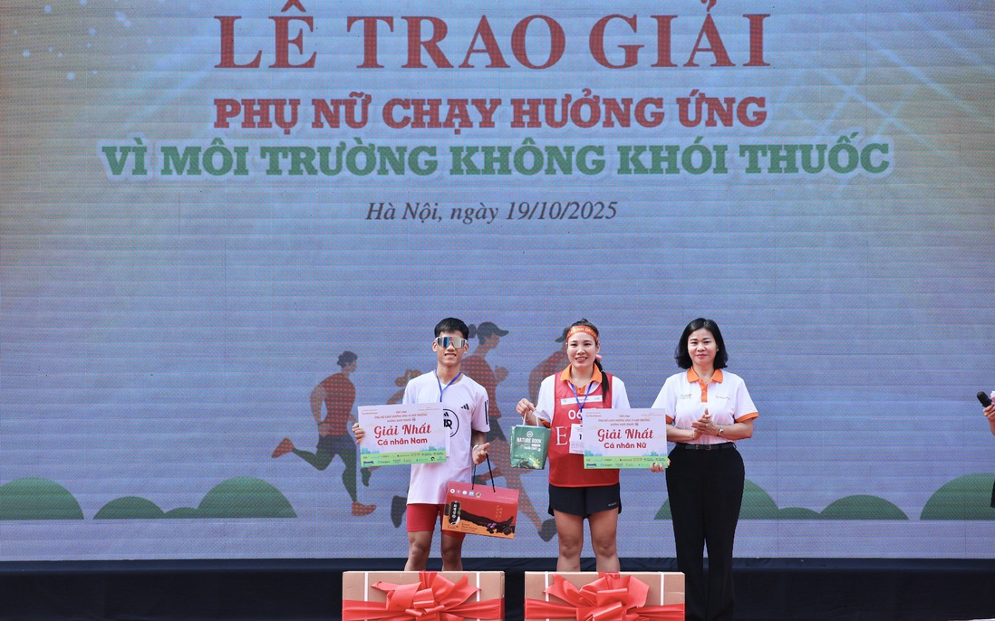 14 tập thể, cá nhân được trao Giải chạy “Phụ nữ chạy hưởng ứng Vì môi trường không khói thuốc”