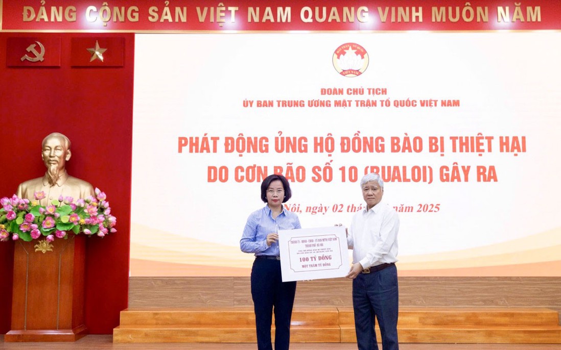 Hà Nội ủng hộ 100 tỷ đồng giúp đồng bào các tỉnh khắc phục hậu quả bão số 10