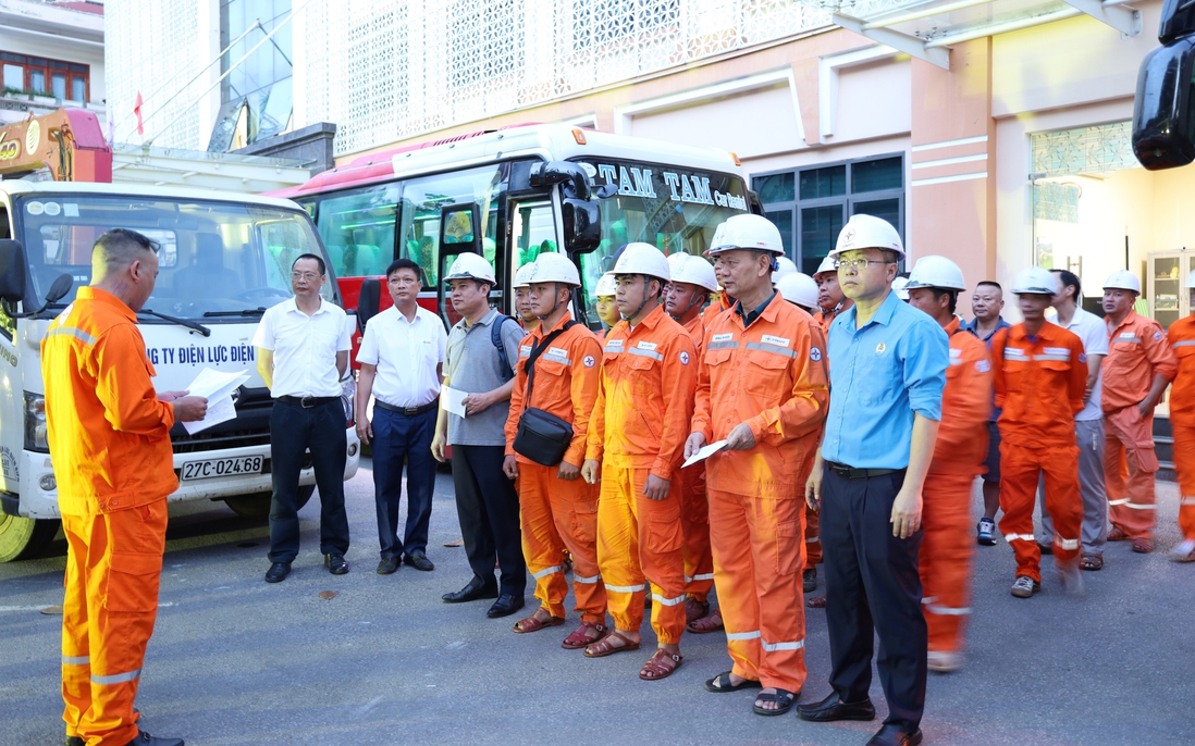EVNNPC chung tay vì miền Trung ruột thịt sau bão số 10
