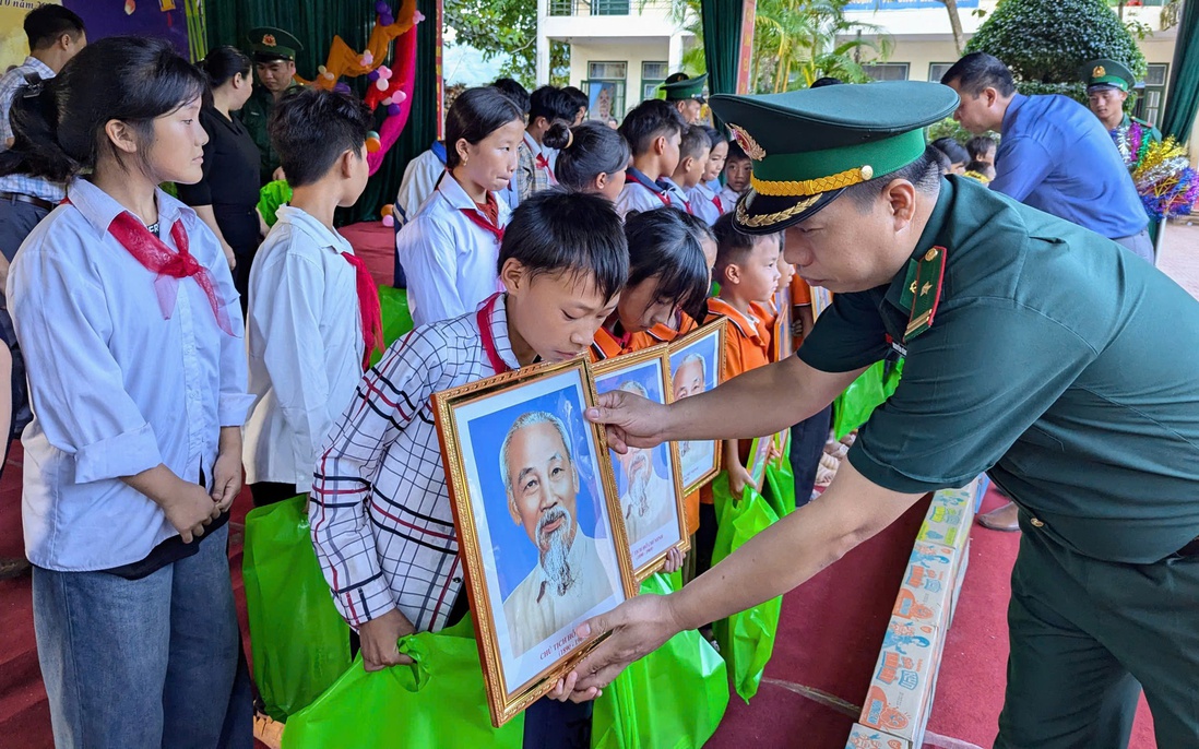 Điện Biên: Hơn 1.000 trẻ em vui Tết "Biên cương - Đêm hội trăng rằm"