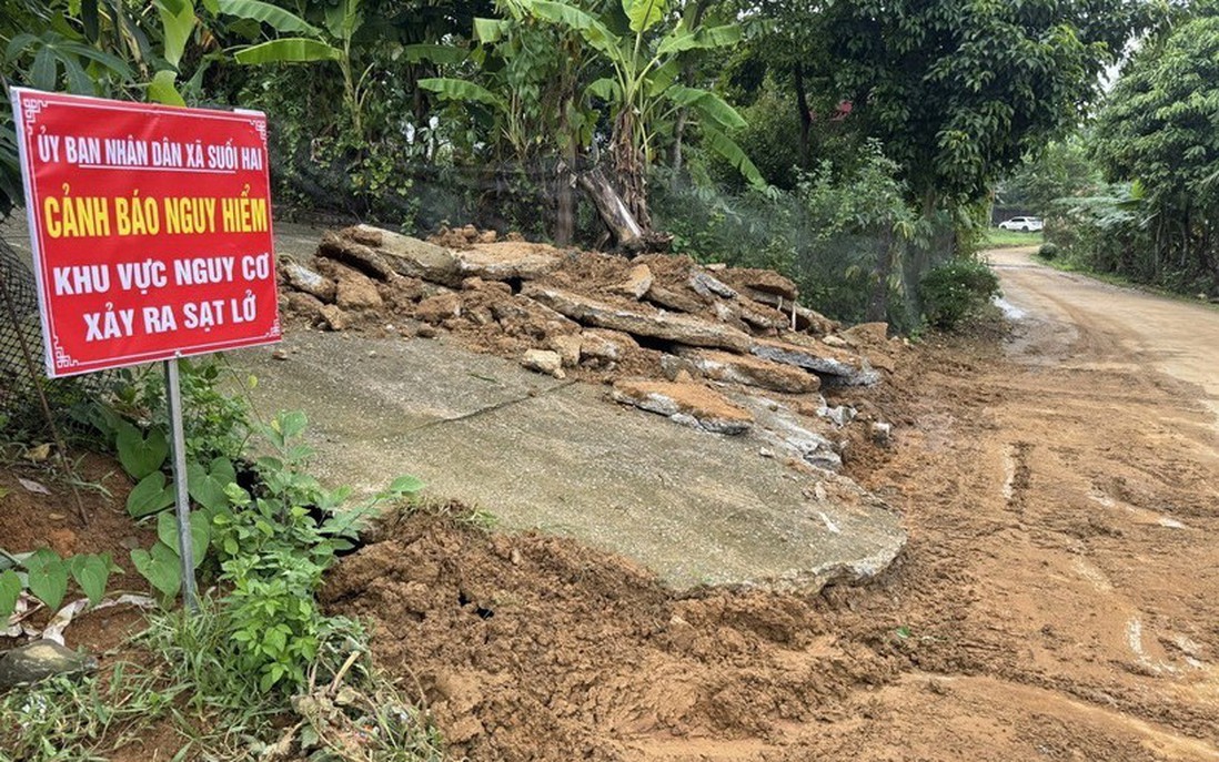 Gần 100 điểm giao thông đường bộ đang bị ách tắc do ảnh hưởng bão số 10