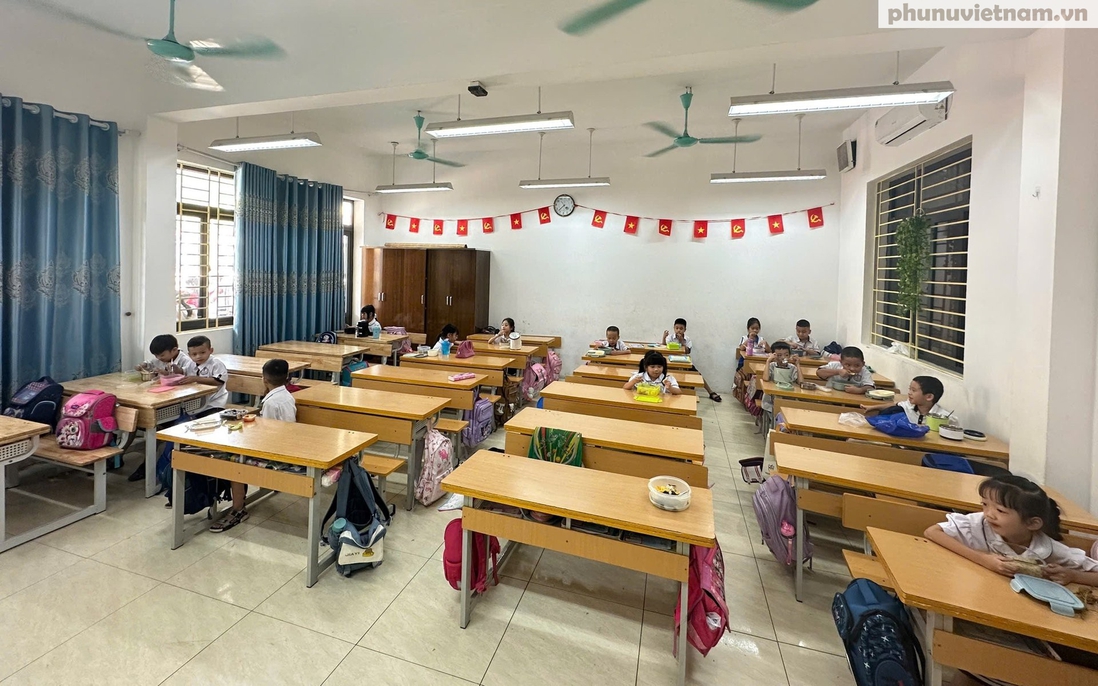 Vụ "thịt ôi, trứng hỏng": 128 học sinh nghỉ học, huy động các trường lân cận nấu bổ sung suất ăn
