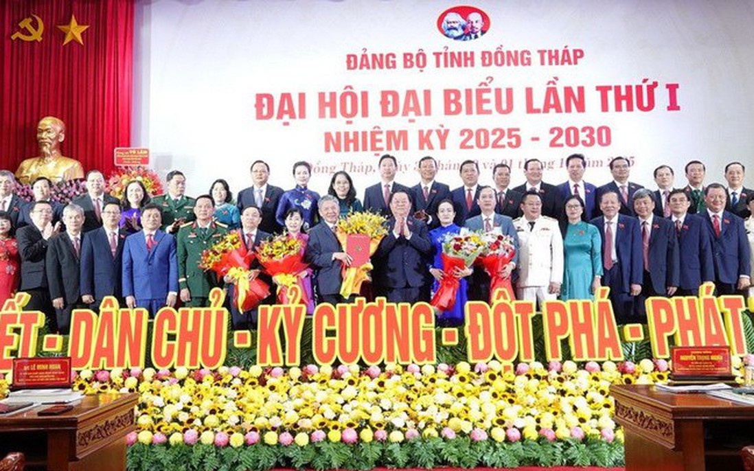 Đề cao đổi mới tư duy, tăng cường kỷ luật, xây dựng Đảng trong sạch, vững mạnh