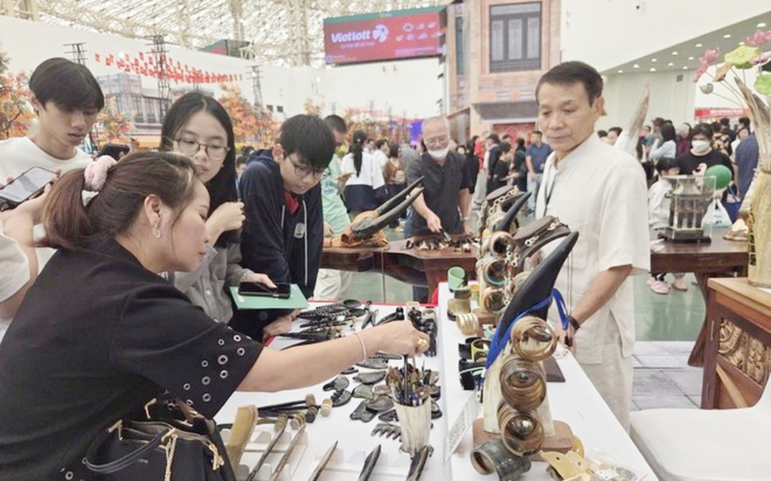 "Tinh hoa Thu Hà Nội" - điểm nhấn hút khách tại Hội chợ Mùa Thu 2025