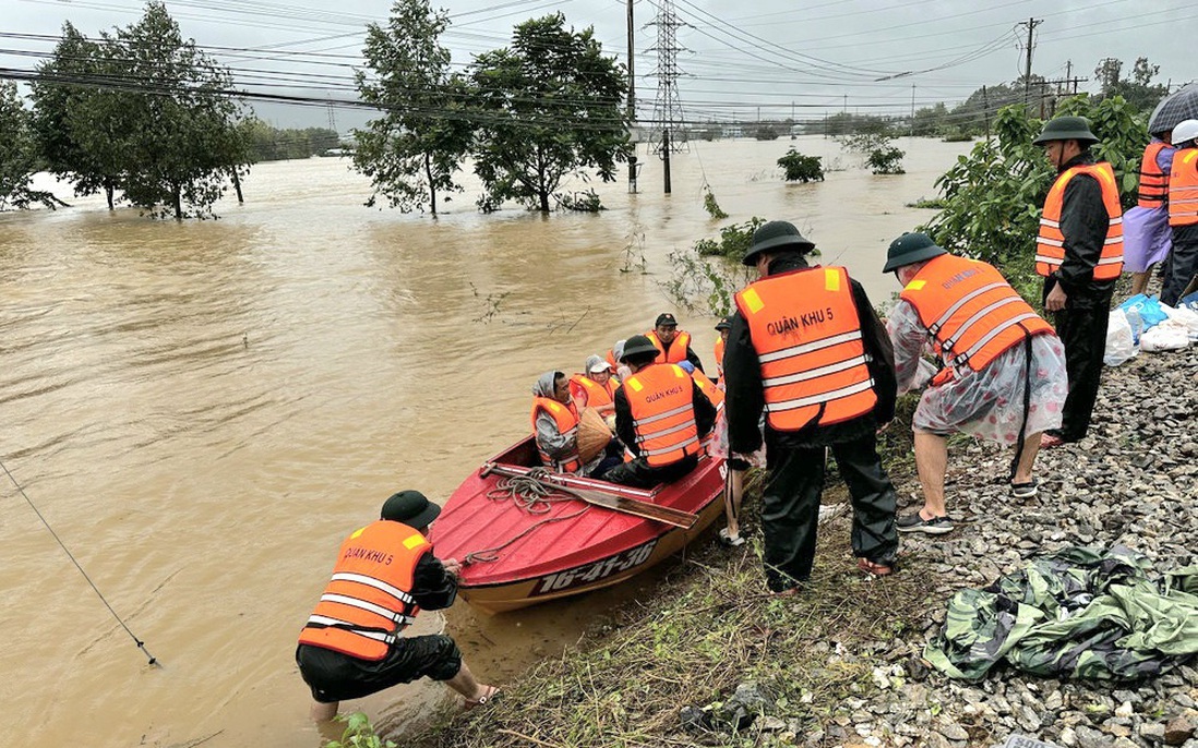 Cập nhật mới nhất ảnh hưởng của mưa lũ: 22.080 người đã sơ tán đến nơi an toàn