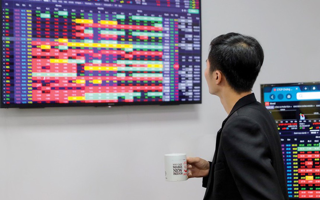 VIC - VRE giữ nhịp, VN-Index tránh rơi sâu nhưng nhà đầu tư vẫn thận trọng