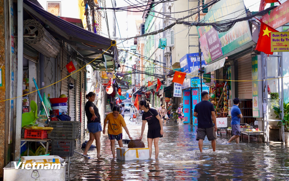Hà Nội: Sau hàng chục giờ bị cô lập, người dân Phú Đô trở lại nhịp sống bình thường