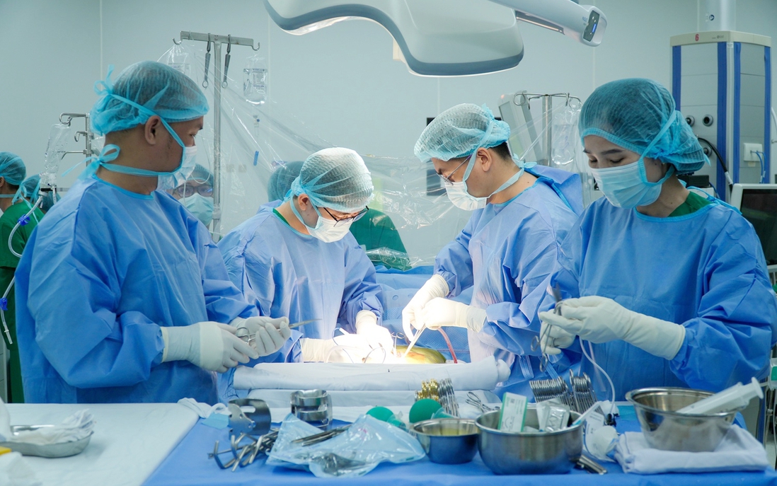 Y sĩ quân y được hồi sinh từ lá gan hiến tặng của anh ruột