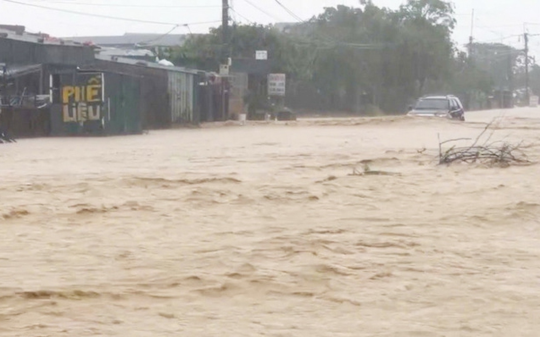 Hà Tĩnh: Mưa lớn gây ngập lụt cục bộ ở một số địa phương