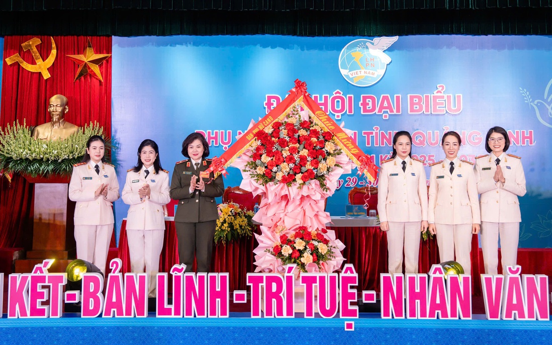 Phụ nữ Công an tỉnh Quảng Ninh thích ứng nhanh hơn với chuyển đổi số và công tác phục vụ Nhân dân