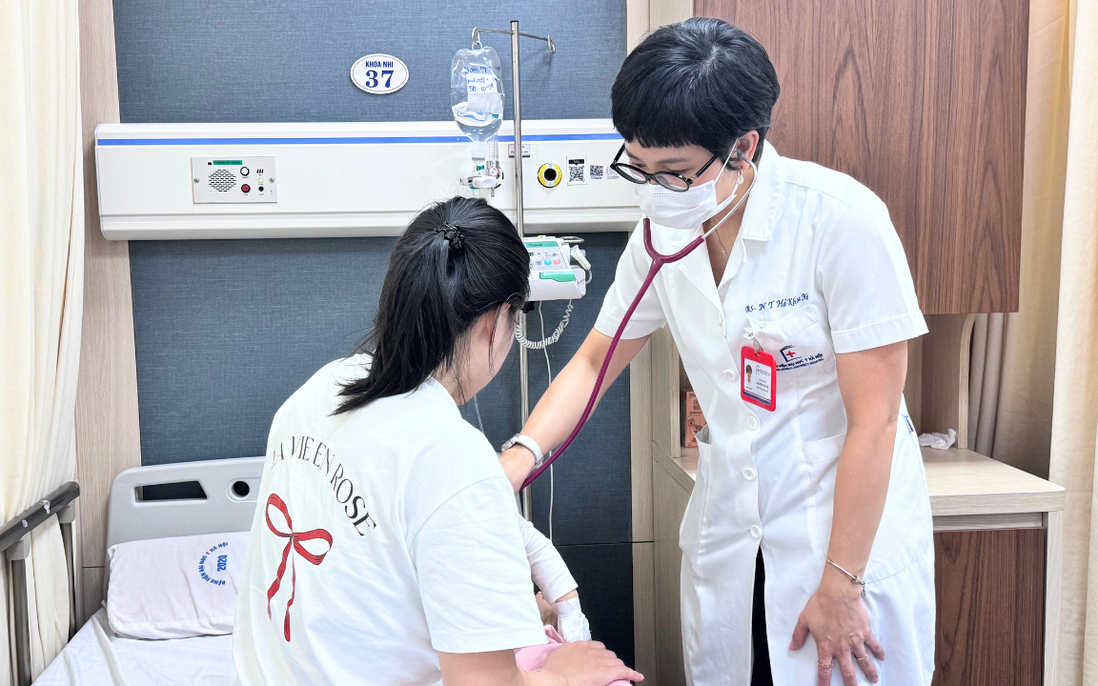 Chỉ ho húng hắng 1 ngày, bé 2 tháng tuổi phải thở máy vì virus RSV