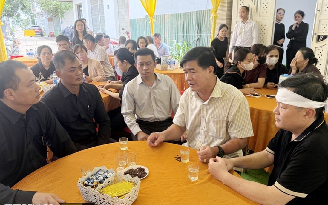 Thăm hỏi, chia buồn với gia đình Chủ tịch UBND xã tử vong khi làm nhiệm vụ