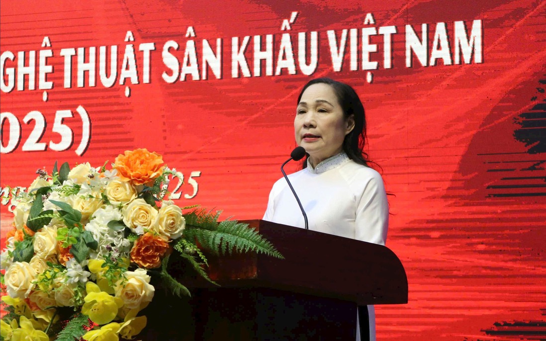 50 năm đổi mới của nghệ thuật sân khấu Việt Nam