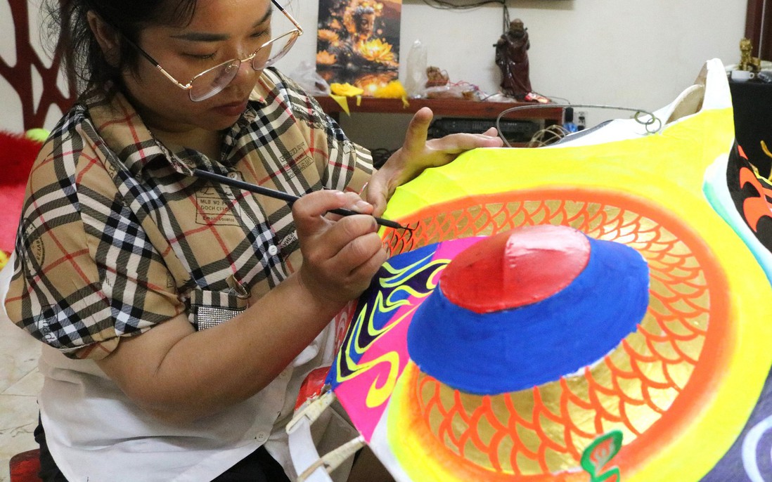 Làm đầu lân mùa Trung thu: Quần quật 18 - 20 tiếng mỗi ngày