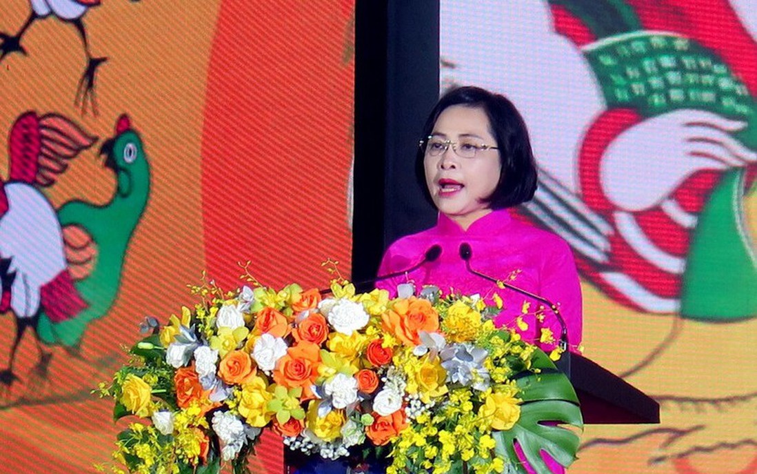 Phó Chủ tịch Quốc hội Nguyễn Thị Thanh dự Đêm hội Trăng Rằm cùng trẻ em
