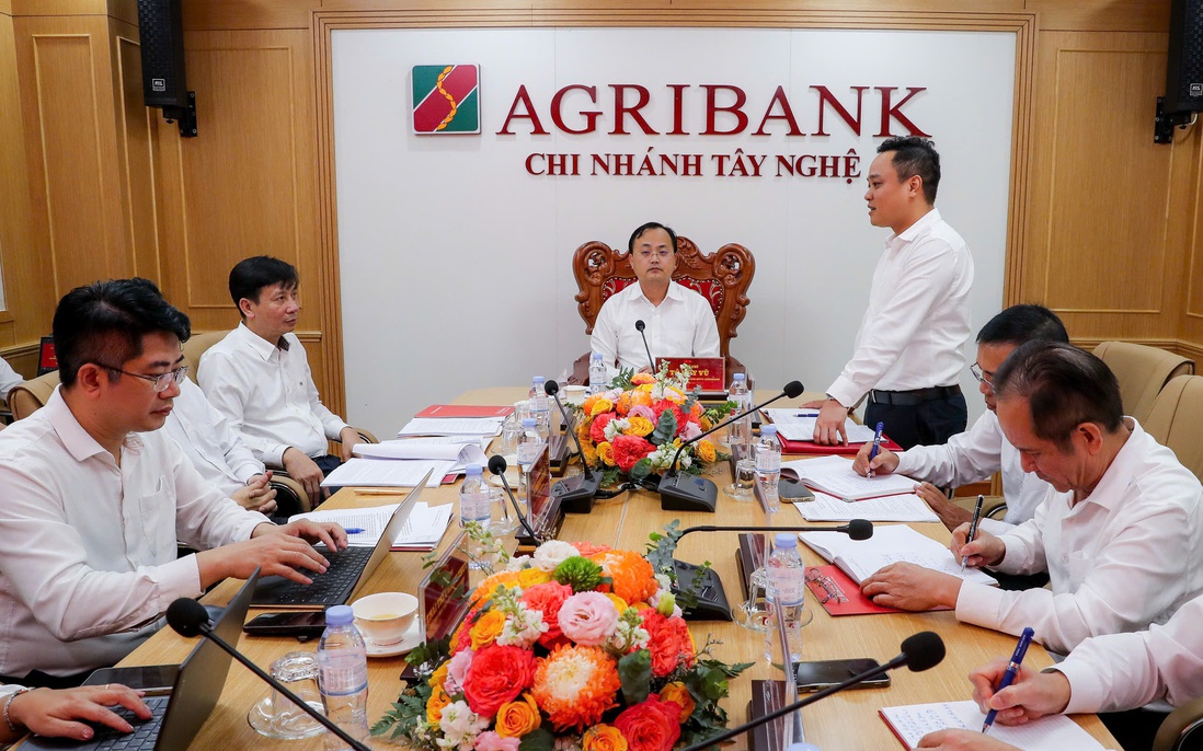 Chủ tịch HĐTV Agribank làm việc tại các chi nhánh trên địa bàn tỉnh Nghệ An, kịp thời chỉ đạo khắc phục hậu quả do bão lũ