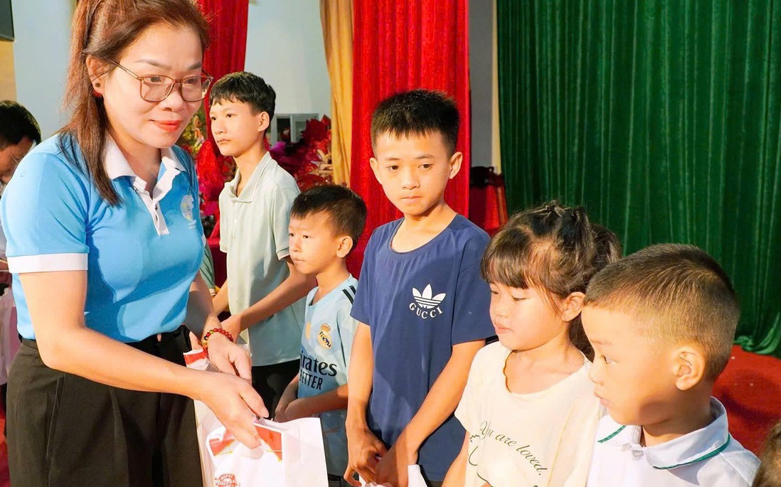 Trung thu yêu thương đến với trẻ em mồ côi, hoàn cảnh khó khăn ở Hà Tĩnh