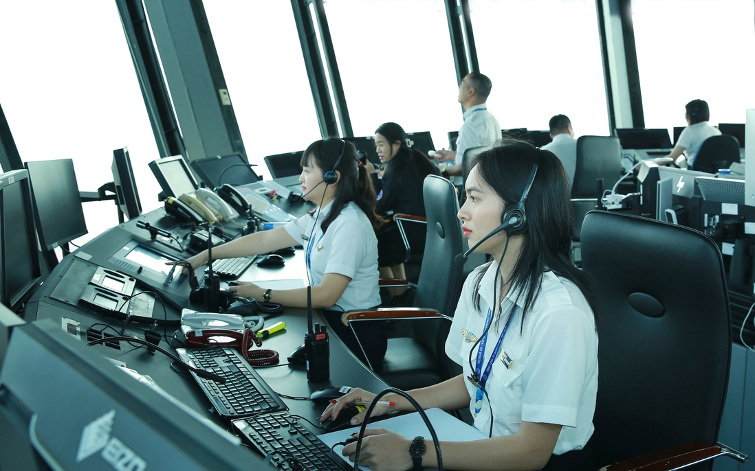 Đảm bảo bay an toàn trong thời tiết mưa dông ở sân bay Nội Bài