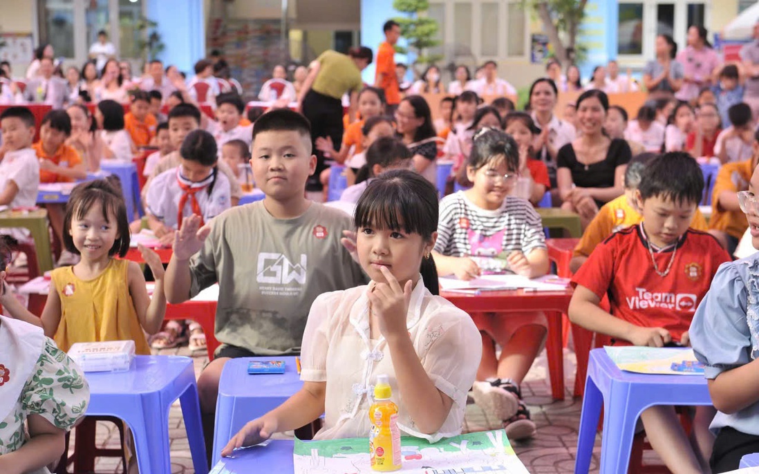 366 giải thưởng tập thể và cá nhân dành cho họa sĩ nhí “Em vẽ ước mơ của em”