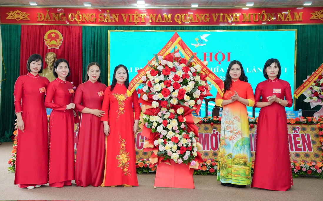 Hội LHPN xã Nghĩa Lâm phấn đấu xây dựng mô hình "phụ nữ số", "gia đình số"