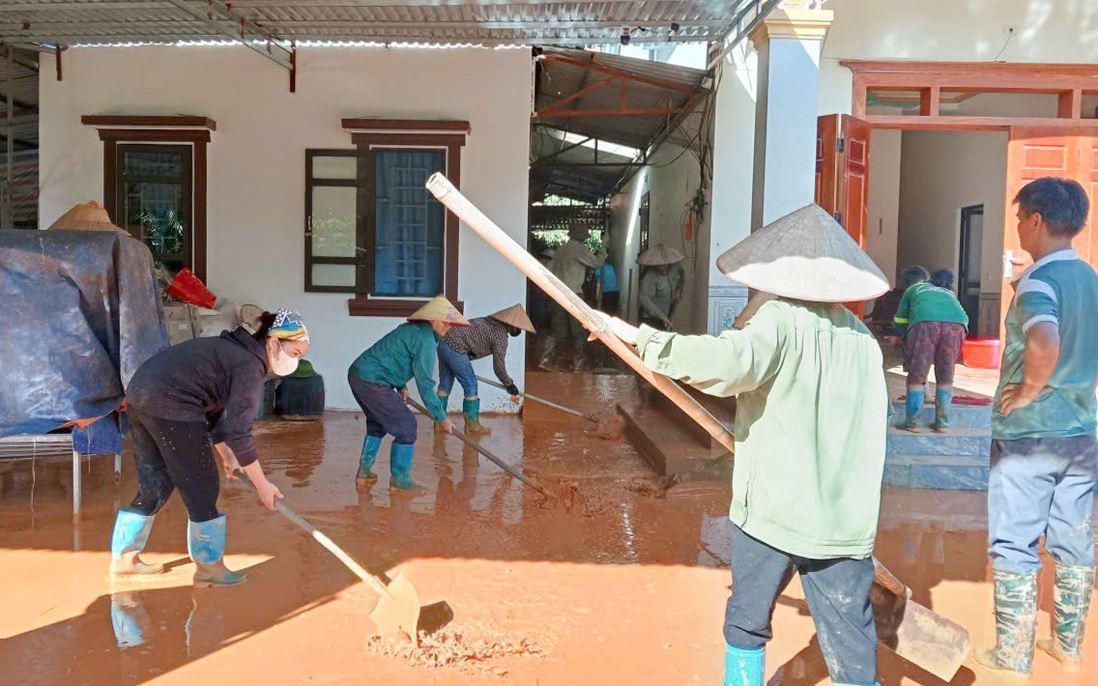 Phụ nữ Thái Nguyên nấu 4.000 suất cơm “0 đồng” hỗ trợ gia đình bị cô lập, ảnh hưởng bão lũ