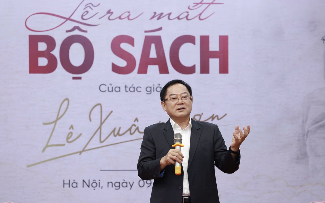Nhà báo Lê Xuân Sơn ra mắt cùng lúc 3 cuốn sách