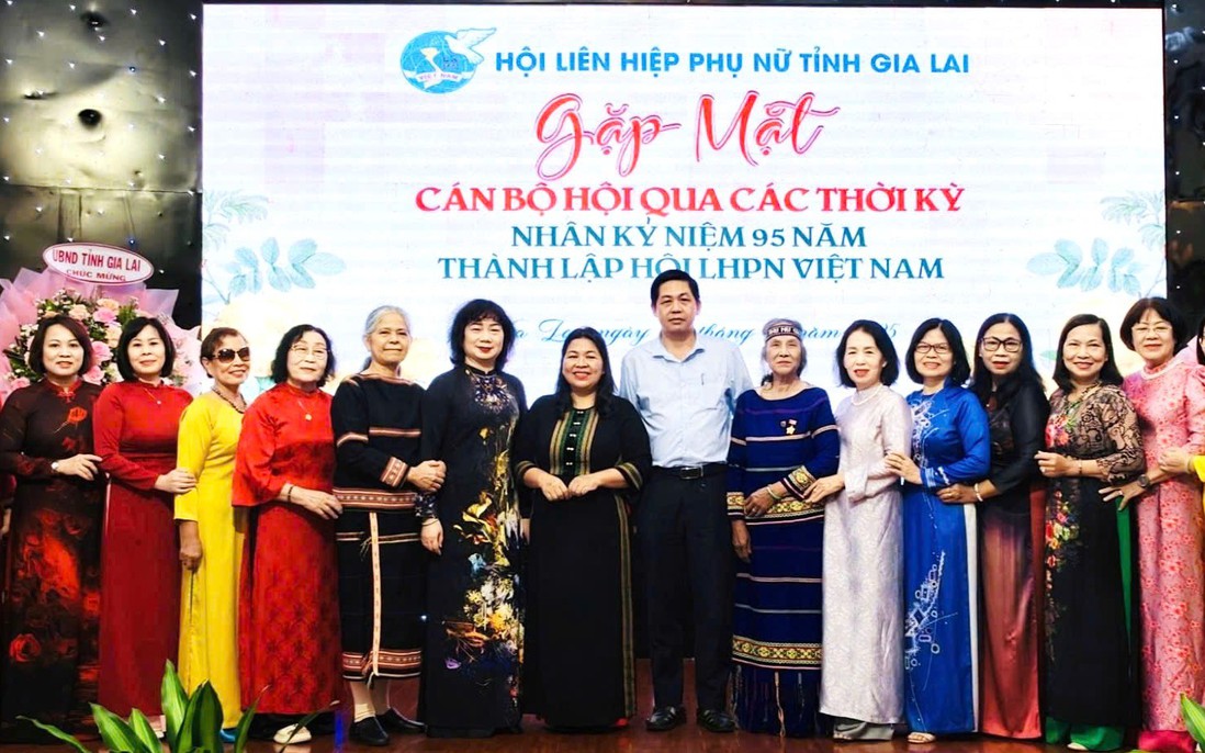 Hội LHPN tỉnh Gia Lai gặp mặt cán bộ Hội qua các thời kỳ